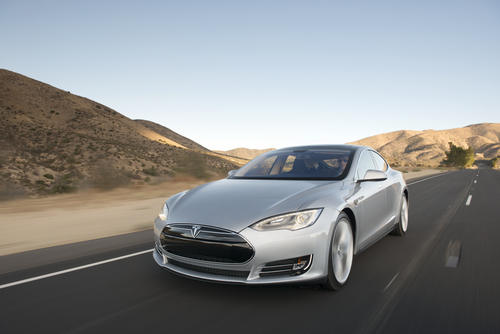 Tesla Model S deliveries over 500 per week, with over 12 million